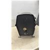 Image 5 : Coleman Easy-Lite Barbecue Grill, Fuel Tank, Lighter, and Tongs