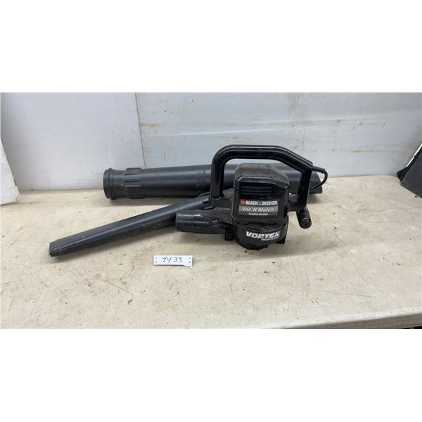 Black and Decker BV1000 Type 8 Vac 'N' Mulch Blower/Vacuum, 120V AC, 60Hz, 12A, and Attachments