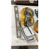 Image 6 : Power Tool Lot: Mastercraft Heat Gun, 3 Drills, 2 Glue Guns, Weller Soldering Gun