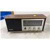 Image 2 : Panasonic RE-6283 AM/FM Radio and Fleetwood AM/FM Radio