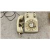 Image 5 : Bell (5310) Rotary Dial Telephone and Telesat Push-Button Telephone, 2615