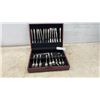 Image 1 : 26-Piece Stainless Flatware Set With Wood chest, 2 different patterns
