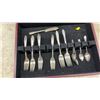 Image 3 : 26-Piece Stainless Flatware Set With Wood chest, 2 different patterns