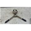 Image 2 : Vintage Castrating Tools