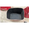 Image 5 : Coca-Cola Collectibles: 2 Insulated Lunch Bags, Hat, Box, 2 Purses, Suitcase, and 3 Pairs of
