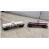 Image 7 : Bachmann HO Scale Over/Under Blinking Bridge, Track, Locomotives, and Freight Cars