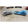Image 8 : Bachmann HO Scale Over/Under Blinking Bridge, Track, Locomotives, and Freight Cars