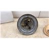Image 4 : 3 Vintage ceiling mount light fixtures Cast Iron, Metal and More, no shades