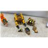 Image 3 : Assorted Action Figures and Robot Toys: Iron Man, Yellow Power Ranger, Bumblebee-Style Robot