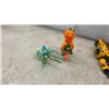 Image 4 : Assorted Action Figures and Robot Toys: Iron Man, Yellow Power Ranger, Bumblebee-Style Robot