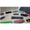 Image 10 : Large Lot of HO Scale Model Trains, Track, Transformers and "101 Track Plans" Book