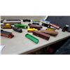 Image 11 : Large Lot of HO Scale Model Trains, Track, Transformers and "101 Track Plans" Book