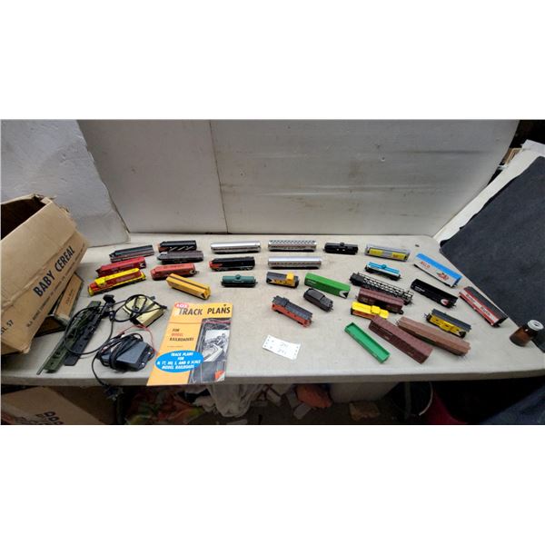 Large Lot of HO Scale Model Trains, Track, Transformers and "101 Track Plans" Book