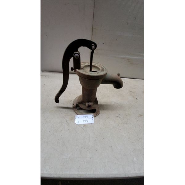 Monarch Machinery Ltd. Antique Cast Iron Shallow Well Pitcher Hand Pump