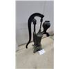 Image 4 : Vintage Cast Iron Hand Water Well Pump with Curved Handle and Threaded Spout