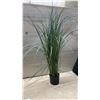 Image 4 : 2 Faux Grass in Pots, 2 Vases, Tallest Plant 43”
