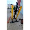 Image 4 : 2-Ton Foldable Hydraulic Engine Hoist/Shop Crane with Extendable Boom
