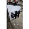 Image 5 : 3 Black Folding Chairs