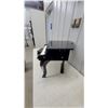 Image 2 : Schoenhut "My First Piano" Toy Grand Piano with Matching Bench