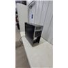 Image 5 : Koolatron WC10 Thermoelectric 10-Bottle Wine Cooler with Mirrored Glass Door