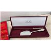 Image 2 : Royal Sealy Gold Plated 15-Piece Dessert Set and Silver Treasures by Godinger Cake Server Set