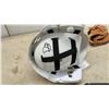 Image 4 : Canada Hockey Goalie Mask with Cage, Signed and #30, Size M/L