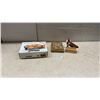 Image 1 : Pyrex 2 L Square Cake Dish with Cradle, Framed Box, Nutcracker