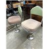 Image 2 : Pair of Vintage Diner Swivel Lunch Stools with Green Backs and Brown Seats