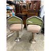 Image 3 : Pair of Vintage Diner Swivel Lunch Stools with Green Backs and Brown Seats