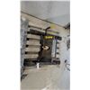 Image 2 : Demco 21K Slide-R 712 21,000 Pound 5th Wheel Hitch with Mounting Plates
