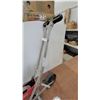 Image 4 : EarthWay Precision Garden Seeder Model 1001-B with Interchangeable Seed Plates