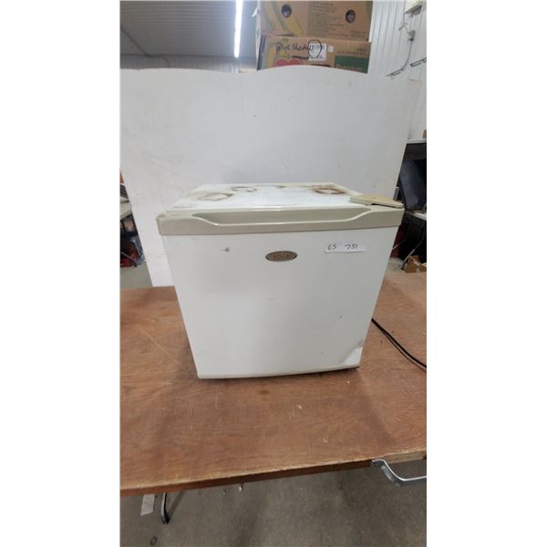 Haier Compact Mini Fridge with Freezer Compartment, White 20”×20”×18” and 2 t.v tables