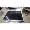 Image 6 : KitchenAid Stainless Steel Electric Range with Glass Cooktop, Convection Bake and Broil, Self-Clean