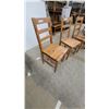 Image 2 : Set of 4 Pine Ladder-Back Dining Chairs with Solid Wooden Seats