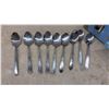 Image 5 : Assorted Flatware Set with Blue Case: 10 Forks, 10 Knives, 19 Spoons