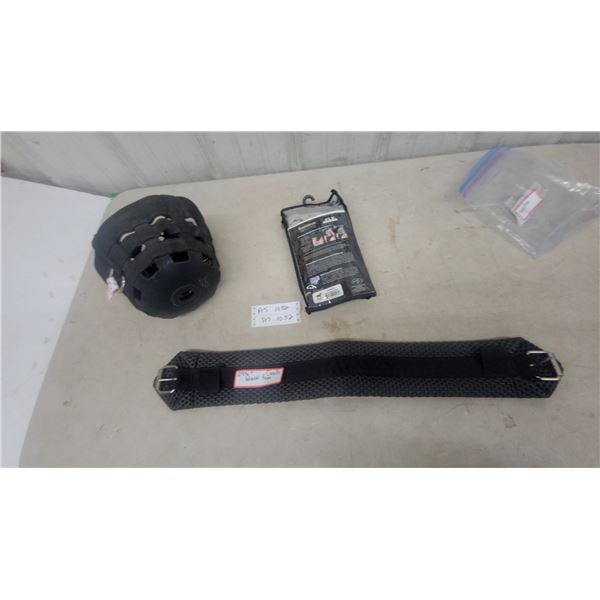 29-1/2” Black Foam Cinch and Equisential Fly Mask