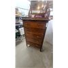 Image 6 : Antique Quarter-Sawn Oak 5-Drawer Highboy Dresser with Carved Mirror