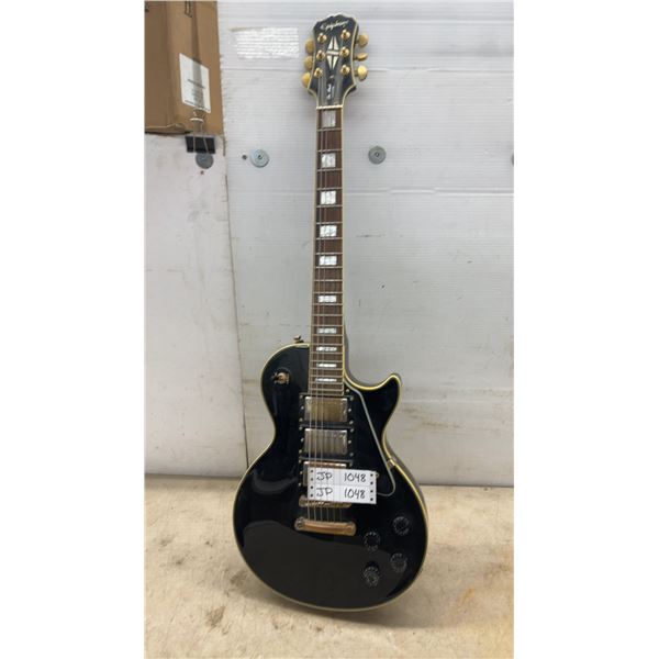 Epiphone Les Paul Custom, Electric Guitar, Black Finish, Gold Hardware, Three Humbucker Pickups