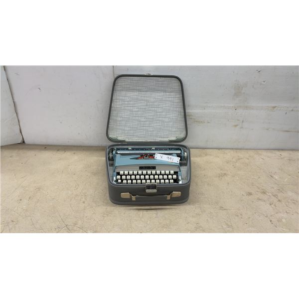 Majestic 612 Portable Typewriter and Case