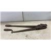 Image 10 : Vintage Hand Tools: tire Vulcanizer, Minute tire Patch Clamp, Angular Boring Brace