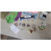 Image 3 : Assorted Lapel Pins, Badges, Canadian Maple Leaf Pins, Canada Post Stamp Packets