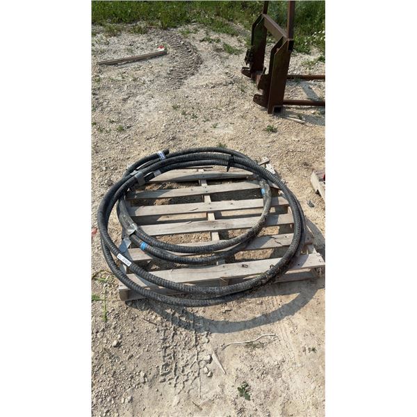 2 Pieces of Cable