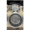 Image 4 : Assorted Hubcaps: Oldsmobile, Chevrolet, and Other Brands, 12 Pieces