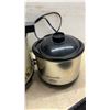 Image 4 : Crock-Pot Slow Cooker and Little Dipper, Cyclone Blender, and Mesh Desk Organizer