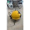 Image 5 : Bumble Bee-Themed Garbage Can with "PUSH HERE" Lid and Handles