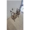 Image 4 : Antique Cast Iron Singer Treadle Sewing Machine Base with Flywheel and Foot Pedal