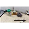 Image 13 : Hockey Memorabilia Lot: Stanley Cup Book, Boston Bruins Sign, Gretzky and Bottle Cap With Hockey