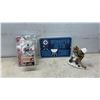 Image 4 : Hockey Memorabilia Lot: Stanley Cup Book, Boston Bruins Sign, Gretzky and Bottle Cap With Hockey