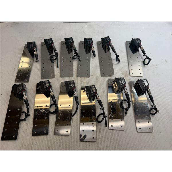 Lot of (12) Keyence #IV2-G500CA