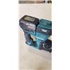 Image 2 : MAKITA 18V CONCRETE DRILL W/ BATTERY AND CHARGER